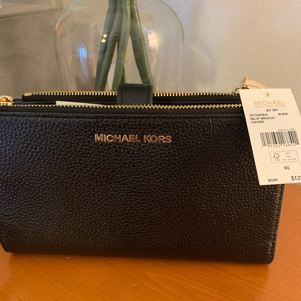 Michael Kors wallet wristlet